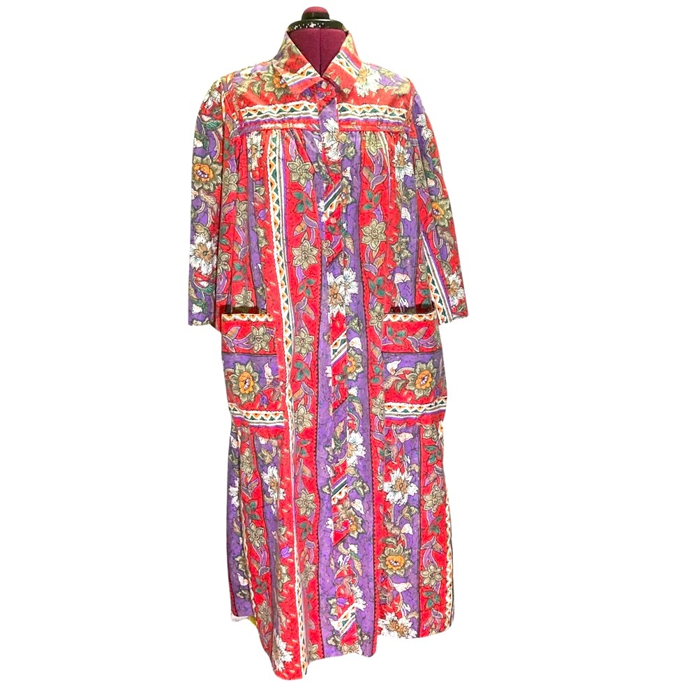 Vintage Paisley Floral Housecoat- Red and Purple